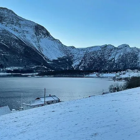 度假居 Holiday Alfoten Davik (Sogn og Fjordane)