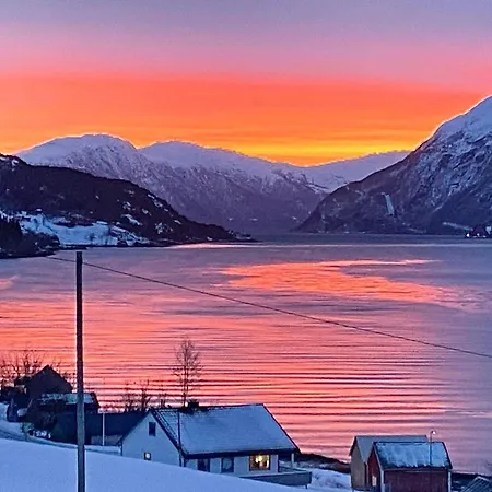 Holiday Alfoten Davik (Sogn og Fjordane)